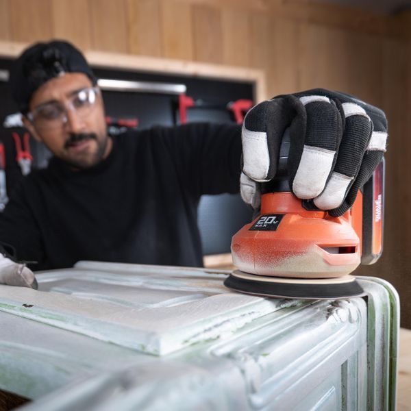 מלטשת אקסצנטרית 20 וולט (ללא מטען וסוללה) POWDP50400 Power plus - KnuPo