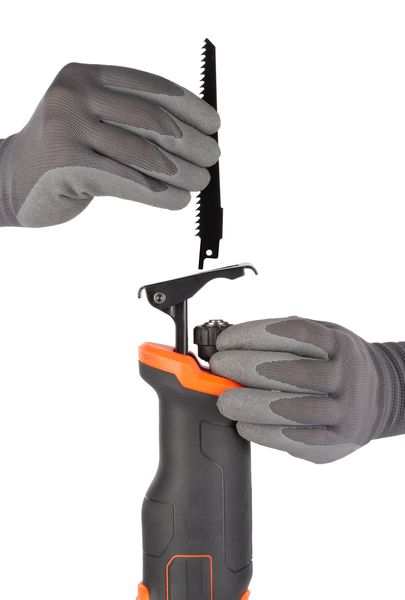 מסור חרב לחיתוך צינורות/ענפים 20 וולט (גוף בלבד) - KnuPo